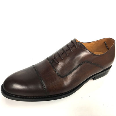 Des chaussures en cuir pour hommes / chaussures en dentelle