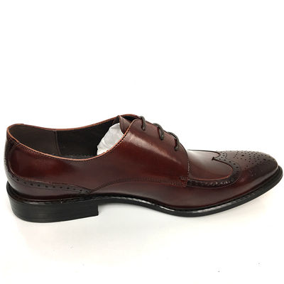 Les hommes du nouveau style brun haute classe hommes robe en cuir chaussures caoutchouc porc
