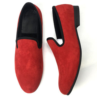 Chaussettes de velours brodées en velours de Bourgogne