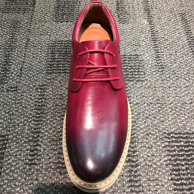 Des chaussures en cuir pour hommes, des chaussures classiques pour hommes, des chaussures Oxford pour quatre saisons.