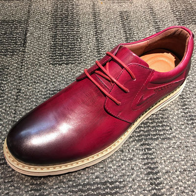 Des chaussures en cuir pour hommes, des chaussures classiques pour hommes, des chaussures Oxford pour quatre saisons.