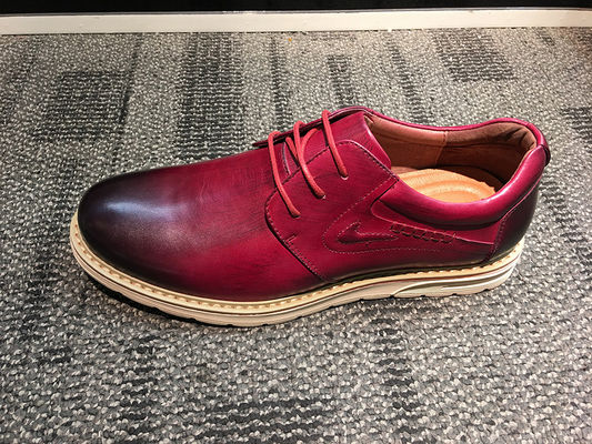 Des chaussures en cuir pour hommes, des chaussures classiques pour hommes, des chaussures Oxford pour quatre saisons.