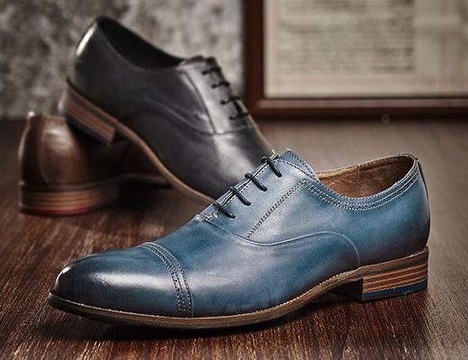 Des chaussures de 3 cm de hauteur, chaussures de soirée, chaussures pour hommes.