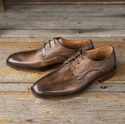 Des hommes de bureau, des chaussures, des chaussures italiennes.