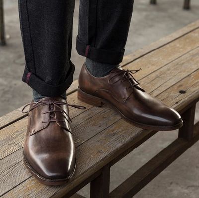 Des hommes de bureau, des chaussures, des chaussures italiennes.