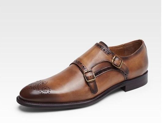 Des chaussures en cuir italien, des chaussures à bretelles pour hommes, en cuir.