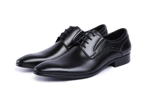 Des chaussures en cuir pour hommes de luxe, des chaussures en cuir authentique.