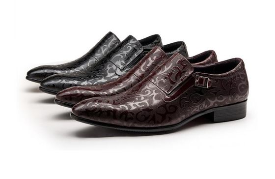 Des chaussures en cuir python, des chaussures en serpent, des chaussures classiques.