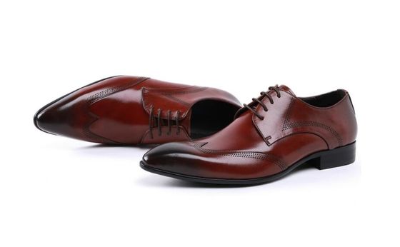 Brogue personnalisé Brun brossé chaussures en cuir Robes confortables pour hommes