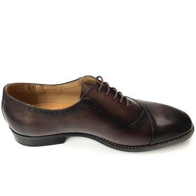 Chaussures à orteils pointues / lacets de style britannique