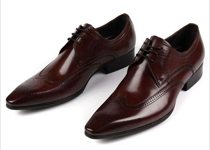 OEM chaussures traditionnelles traditionnelles pour hommes noir / brun chaussures de café sculptées en fleurs Oxford