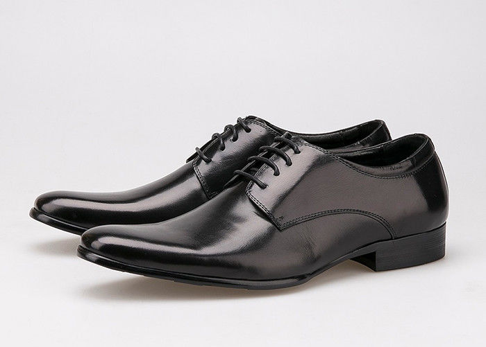 En cuir de vache, chaussures à talons plats, chaussures à talons doux, chaussures noires.
