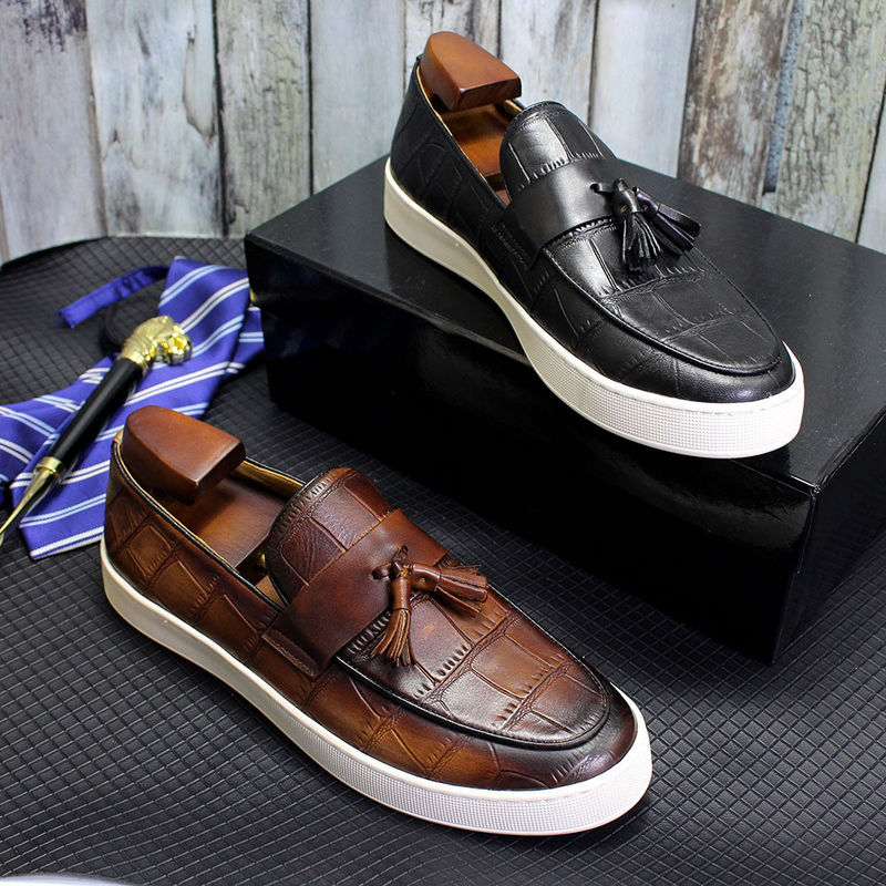 Chaussures à talons bas Hommes Slip On Tassel Hommes Noir / Brun Chaussures réelles en cuir décontractées