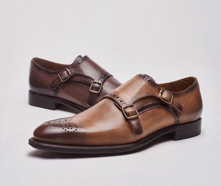 Des chaussures en cuir italien, des chaussures à bretelles pour hommes, en cuir.